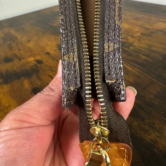 Louis Vuitton Monogram Bucket Accessories Pochette Bag - Picture 6 of 11